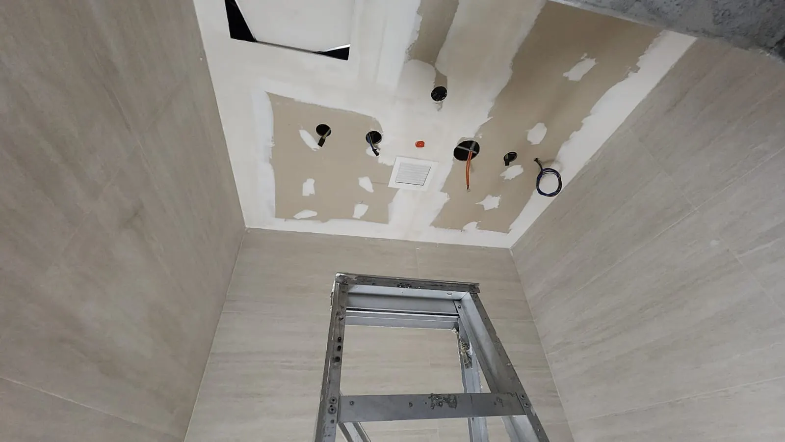 Bathroom False Ceilings, Jointing & Skim Coat, photo 2